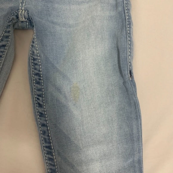 TRUE RELIGION LIGHT WASHED JEANS - Picture 4 of 4